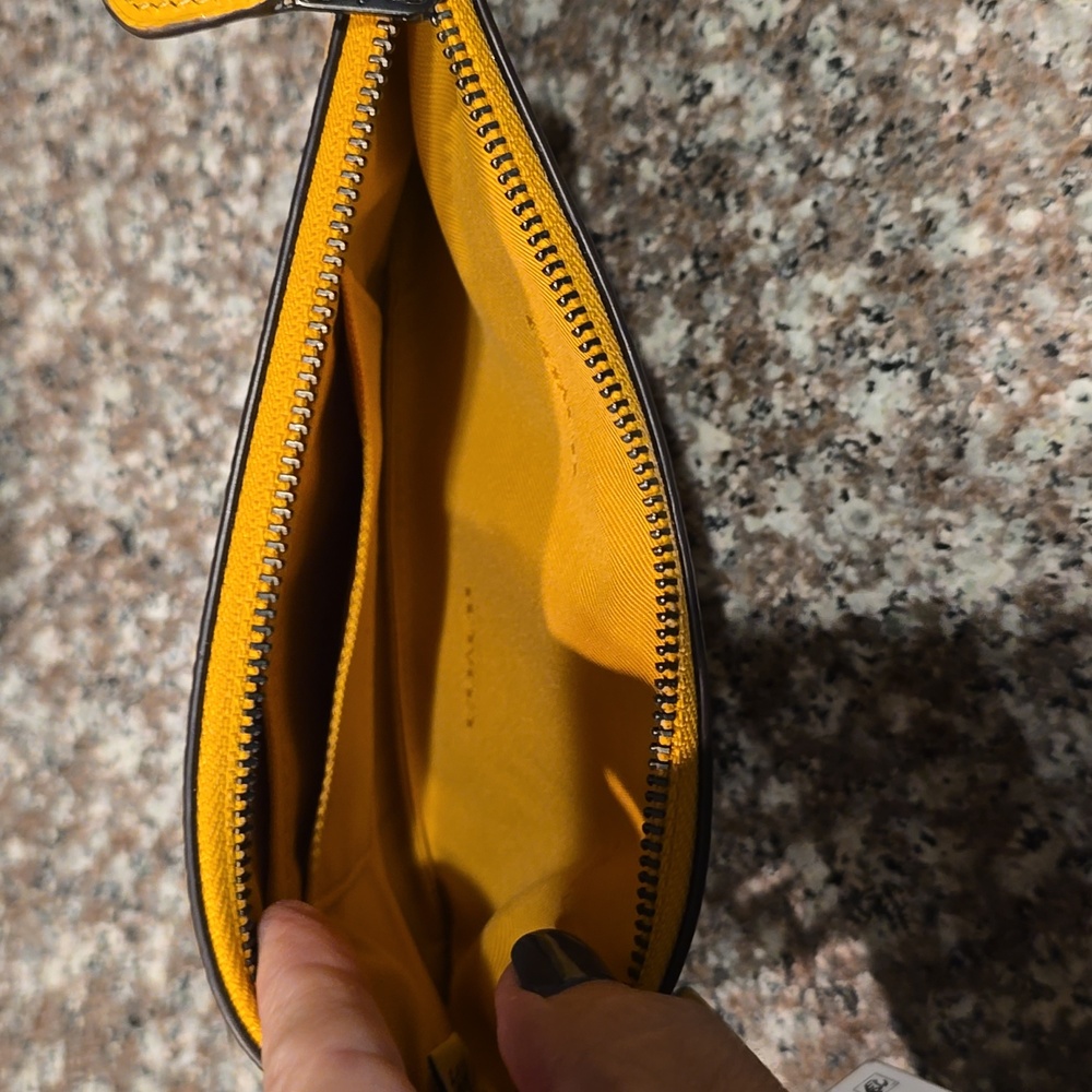 NWT large Coach wristlet honeycomb pebbled leather Dark yellow 🐝 - Picture 7 of 10